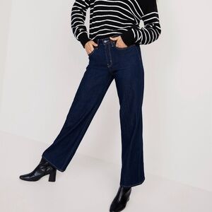 Old Navy High-Waisted Wow Wide-Leg Jeans in size 8 Tall, inseam 34 Dark Indigo